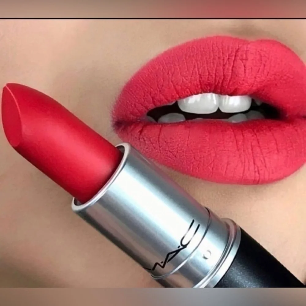 MAC Lipstick-Relentlessly Red